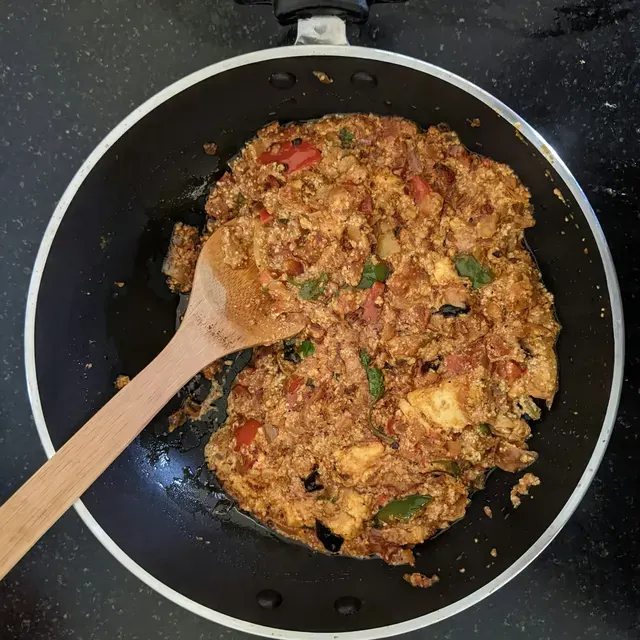 Paneer Bhurji + Multigrain Roti